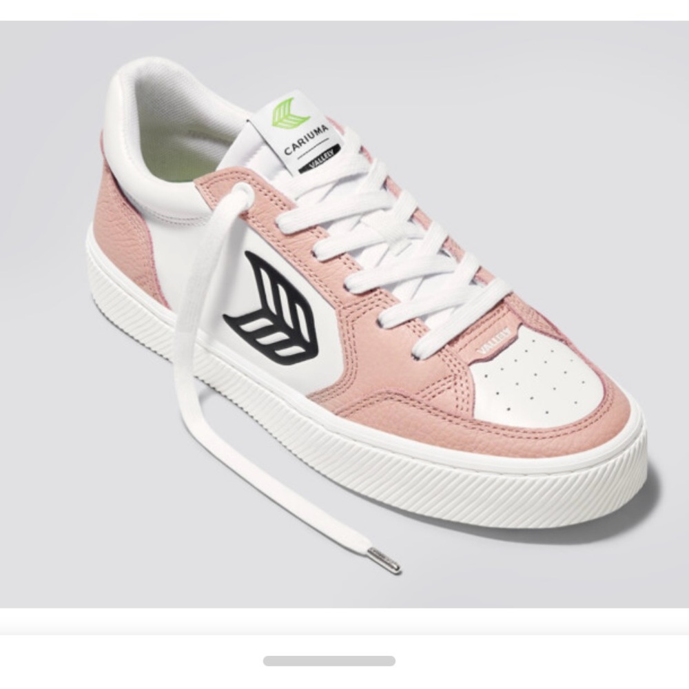 Cariuma white premium leather Vallely shoes with rose accents